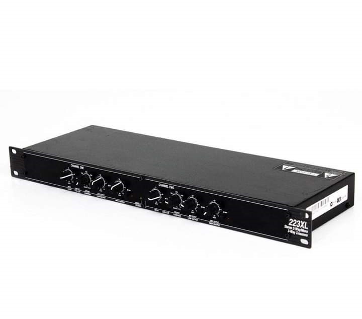 Analog crossover stereo